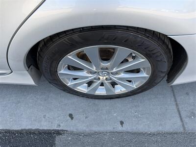 2012 Toyota Avalon Limited   - Photo 10 - Tarzana, CA 91356