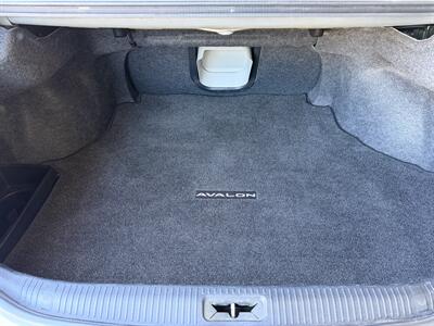 2012 Toyota Avalon Limited   - Photo 15 - Tarzana, CA 91356