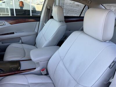 2012 Toyota Avalon Limited   - Photo 12 - Tarzana, CA 91356