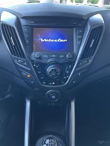 2015 Hyundai VELOSTER Turbo   - Photo 21 - Tarzana, CA 91356