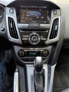 2013 Ford Focus Titanium   - Photo 21 - Tarzana, CA 91356