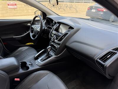 2013 Ford Focus Titanium   - Photo 16 - Tarzana, CA 91356
