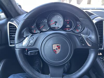 2011 Porsche Cayenne S   - Photo 18 - Tarzana, CA 91356
