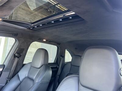 2011 Porsche Cayenne S   - Photo 11 - Tarzana, CA 91356