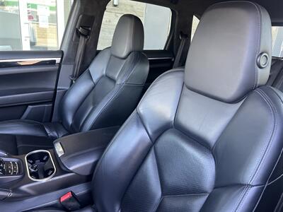 2011 Porsche Cayenne S   - Photo 10 - Tarzana, CA 91356