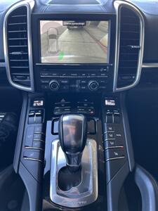 2011 Porsche Cayenne S   - Photo 21 - Tarzana, CA 91356