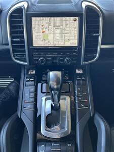 2011 Porsche Cayenne S   - Photo 19 - Tarzana, CA 91356