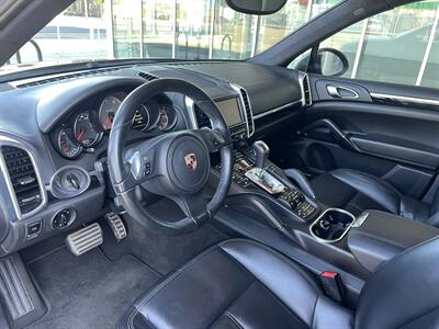 2011 Porsche Cayenne S   - Photo 9 - Tarzana, CA 91356
