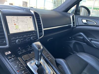 2011 Porsche Cayenne S   - Photo 22 - Tarzana, CA 91356