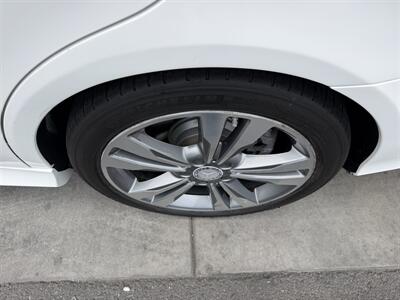 2014 Mercedes-Benz E 350 Sport - Photo 9 - Tarzana, CA 91356