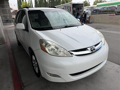 2008 Toyota Sienna XLE Limited - Photo 6 - Tarzana, CA 91356