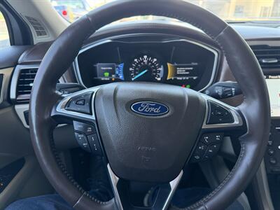 2017 Ford Fusion Hybrid Platinum   - Photo 21 - Tarzana, CA 91356