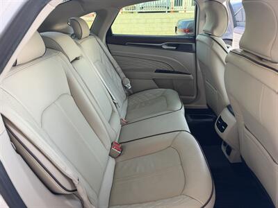 2017 Ford Fusion Hybrid Platinum   - Photo 16 - Tarzana, CA 91356