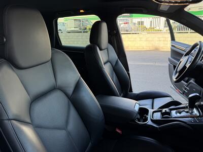 2014 Porsche Cayenne Platinum - Photo 19 - Tarzana, CA 91356