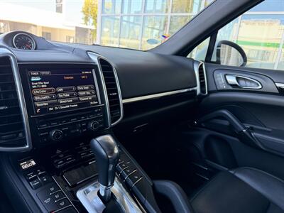 2014 Porsche Cayenne Platinum - Photo 25 - Tarzana, CA 91356