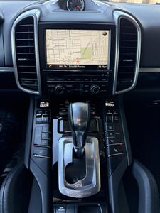 2014 Porsche Cayenne Platinum - Photo 21 - Tarzana, CA 91356
