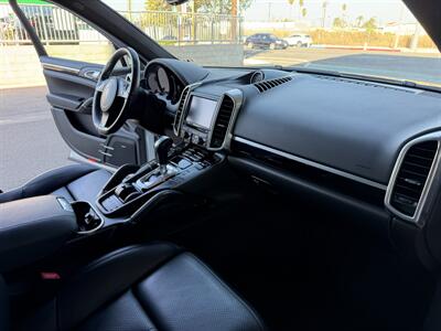 2014 Porsche Cayenne Platinum - Photo 18 - Tarzana, CA 91356