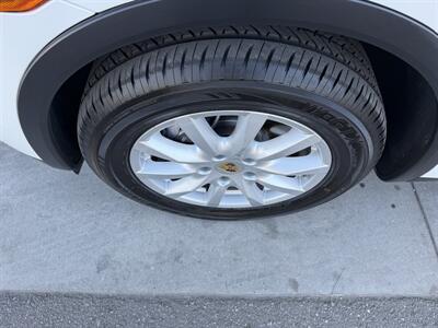 2014 Porsche Cayenne Platinum - Photo 10 - Tarzana, CA 91356