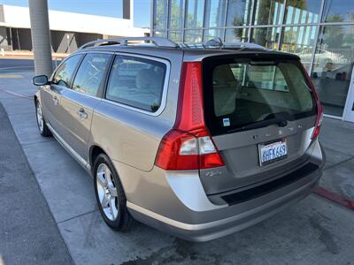 2009 Volvo V70 3.2   - Photo 4 - Tarzana, CA 91356