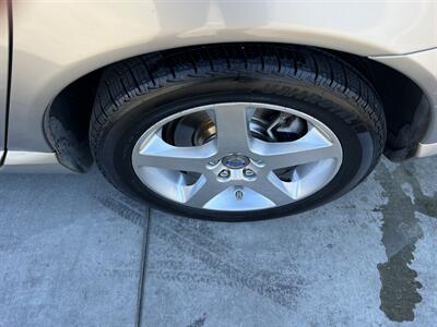 2009 Volvo V70 3.2   - Photo 23 - Tarzana, CA 91356