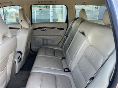 2009 Volvo V70 3.2   - Photo 12 - Tarzana, CA 91356