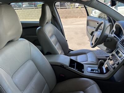 2009 Volvo V70 3.2   - Photo 16 - Tarzana, CA 91356