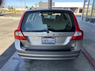2009 Volvo V70 3.2   - Photo 5 - Tarzana, CA 91356