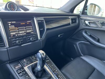 2016 Porsche Macan S   - Photo 21 - Tarzana, CA 91356