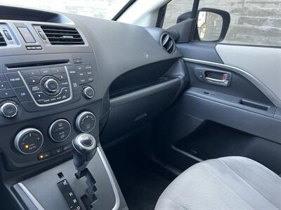 2013 Mazda Mazda5 Touring   - Photo 22 - Tarzana, CA 91356