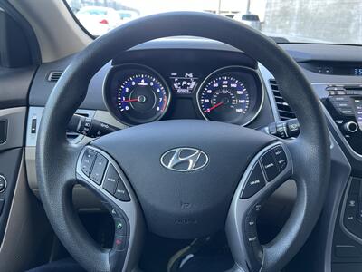 2015 Hyundai ELANTRA SE   - Photo 18 - Tarzana, CA 91356