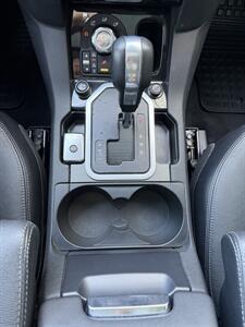 2011 Land Rover LR4   - Photo 22 - Tarzana, CA 91356