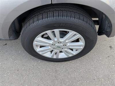 2011 Land Rover LR4   - Photo 10 - Tarzana, CA 91356