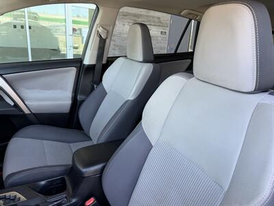 2015 Toyota RAV4 XLE - Photo 12 - Tarzana, CA 91356