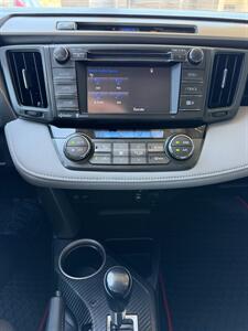 2015 Toyota RAV4 XLE - Photo 22 - Tarzana, CA 91356
