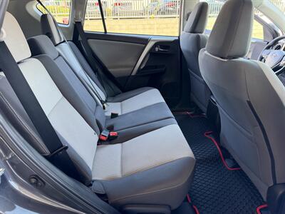 2015 Toyota RAV4 XLE - Photo 16 - Tarzana, CA 91356