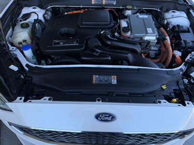 2017 Ford Fusion Energi Platinum   - Photo 19 - Tarzana, CA 91356