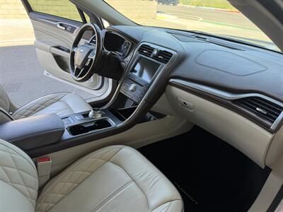 2017 Ford Fusion Energi Platinum   - Photo 16 - Tarzana, CA 91356