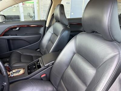 2008 Volvo V70 3.2   - Photo 13 - Tarzana, CA 91356
