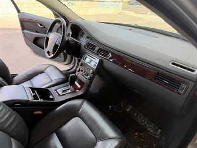2008 Volvo V70 3.2   - Photo 18 - Tarzana, CA 91356
