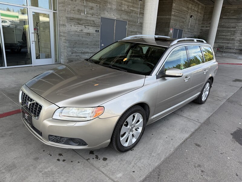 2008 Volvo V70 3.2   - Photo 1 - Tarzana, CA 91356