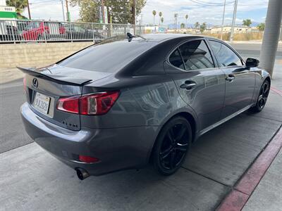 2012 Lexus IS 350   - Photo 6 - Tarzana, CA 91356