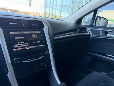 2013 Ford Fusion Hybrid SE   - Photo 22 - Tarzana, CA 91356