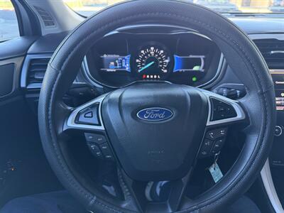 2013 Ford Fusion Hybrid SE   - Photo 20 - Tarzana, CA 91356