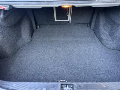 2000 Mercedes-Benz CLK CLK 320   - Photo 12 - Tarzana, CA 91356