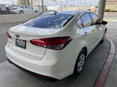 2017 Kia Forte LX   - Photo 6 - Tarzana, CA 91356