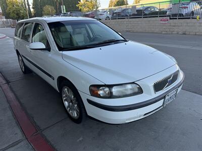 2004 Volvo V70 2.5T - Photo 7 - Tarzana, CA 91356
