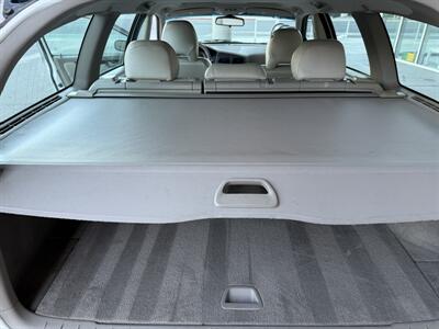 2004 Volvo V70 2.5T - Photo 15 - Tarzana, CA 91356