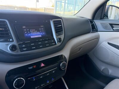 2016 Hyundai TUCSON SE   - Photo 25 - Tarzana, CA 91356