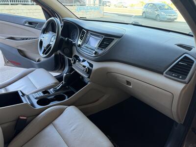 2016 Hyundai TUCSON SE   - Photo 17 - Tarzana, CA 91356