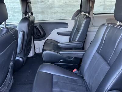 2019 Dodge Grand Caravan SXT   - Photo 20 - Tarzana, CA 91356